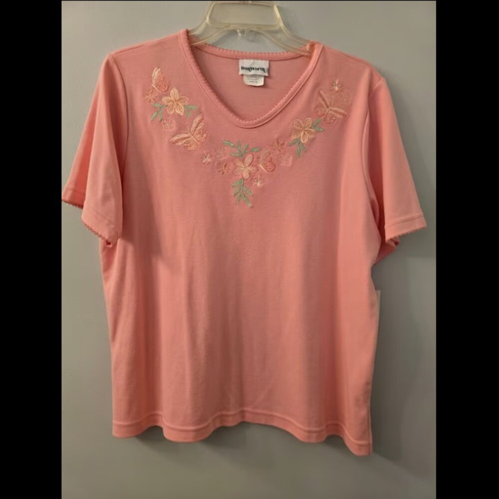 NWT BonWorth Pretty Embroidered Tee for Women - Size Medium Petite